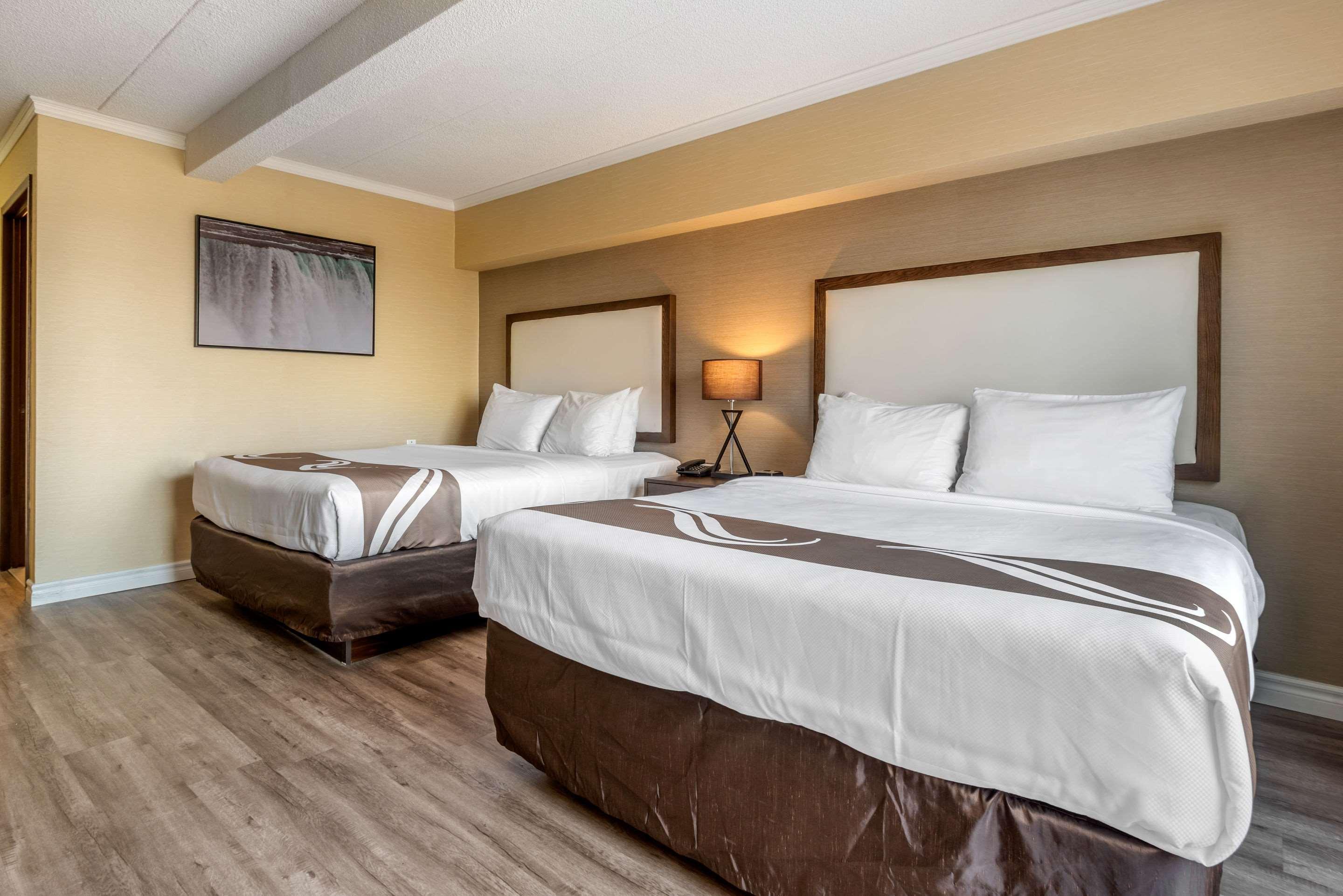 Quality Inn & Suites Niagara Falls Exterior photo