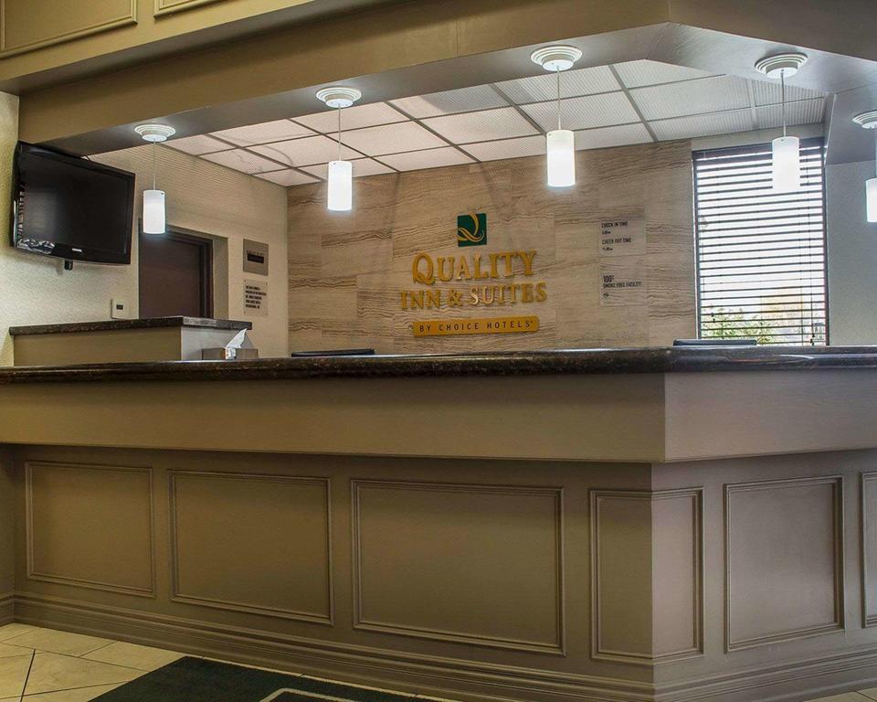 Quality Inn & Suites Niagara Falls Exterior photo