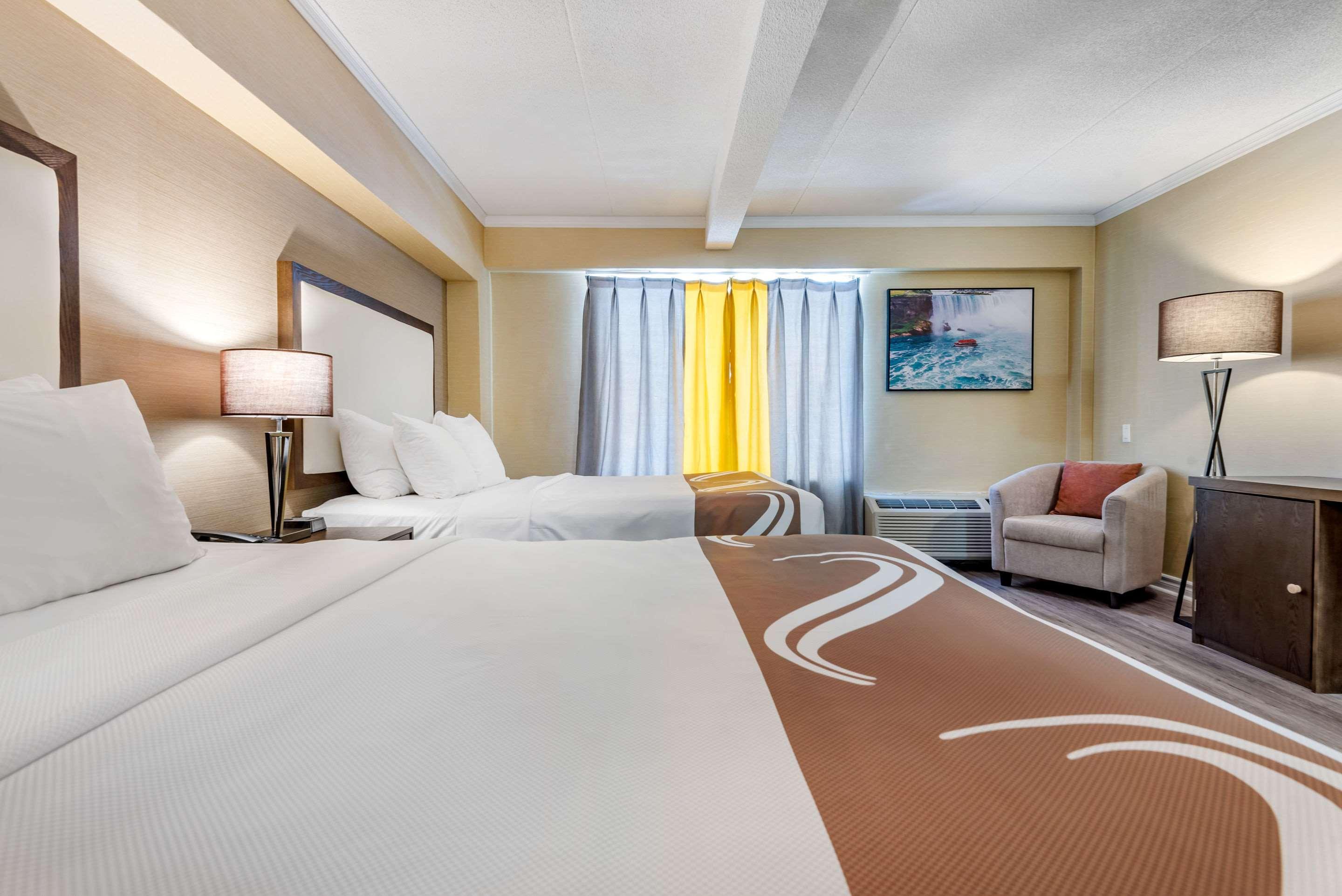 Quality Inn & Suites Niagara Falls Exterior photo